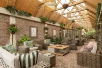 The Fernery Lodge & Spa - Parkering