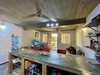 Villa Palmas, One Bedroom, Cozy Apt. Only 3 Blocks from the Beach - Homestays