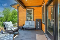 Modern, Family + Pet-Friendly! Mins from Downtown AVL! Firepit, Hot Tub & Games! - Wifi