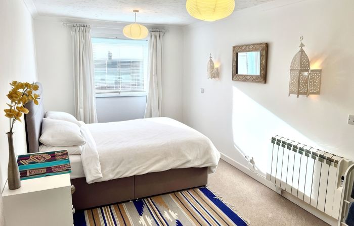 One bedroom 1st floor apartment with balcony and close to the beach and town