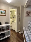 Cozy cabin with 1 bedroom, fireplace, AC, WiFi in Convenient Foscoe