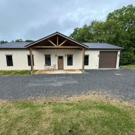 BRAND NEW 3 Bedroom Modern Barndominium at Lake Cumberland .5 mi to boat launch!