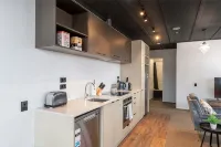 Sunny 3BR Petone Apt – Ocean Views, Walk to Shops