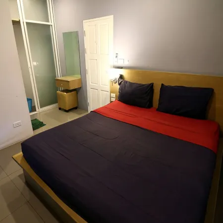 2 King Beds with Taxi Meetgreet Service