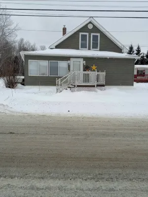 Charming 3-bedroom house with WiFi and AC in serene Sinclair