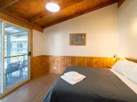 Awonga Cottages Hotele w: Halls Gap