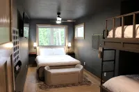 Scenic 3-bedroom Aframe with WiFi and AC on Three Lakes Chain