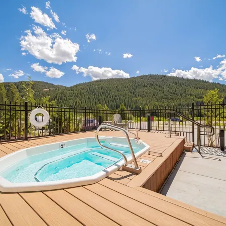 1-bedroom Luxury Ski Retreat in the Heart of Keystone with free electric charger
