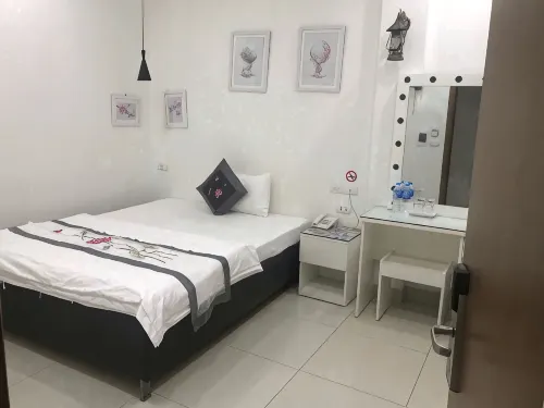 โรงแรมลินห์อันห์ - อ่างจากุชชี่