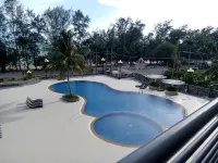 Finest Beach Front Royal Rayong - Apartments