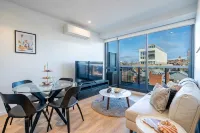 Hawthorn 1BR Apt - Close to Swinburne University - Condos