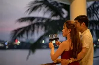 Century Riverside Hue - bar