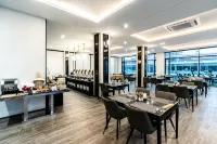 One Patio Hotel Pattaya - 4-Star