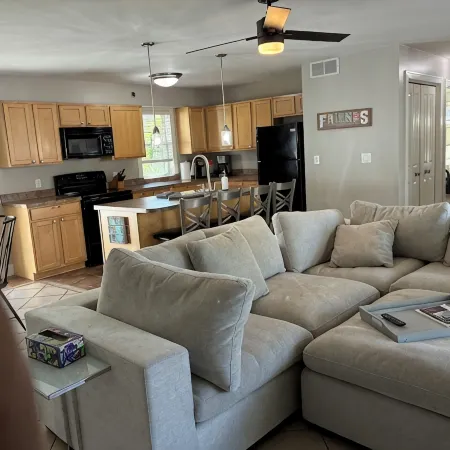Condo with Pool! 2 Bedroom- 2 Bath - Sleeps 6