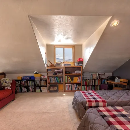 Breathtakingly charming 4-bedroom house with WiFi in Charlo.