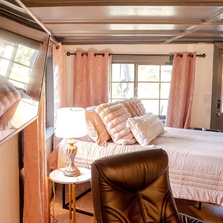 River House in Old Town FL with AC and Wi-Fi, Secluded But Not Remote, Enjoy! Hotels in Dixie County