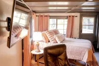 River House in Old Town FL with AC and Wi-Fi, Secluded But Not Remote, Enjoy!