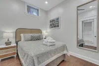 Chic 2-bedroom just 5 minutes' stroll from Forsyth Park with free parking! - บังกะโล