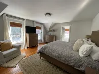 Stowe Village Home- Main Street at it's best! - Jacuzzi