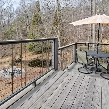 Cabin with Mountain & Lake Views, Fire Pit, WiFi, AC, EV Charger, Pond/Fountain