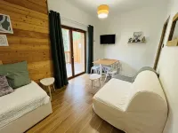 Superb Cosy Studio, Terrace, parking, ski locker close to slopes. Hotels in Vars