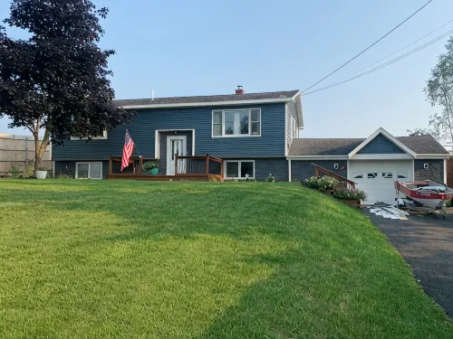 Veteran Owned, charming 4-bedroom house with WiFi, AC in lovely Presque Isle