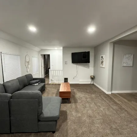Madison’s Place UNIT B
