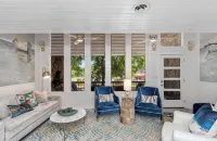 On the Rocks Shangri La Country Estates Luxury 1-bedroom condo-sleeps 6 - piscina