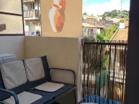 Cosy studio near the Gulf of Juan sea. Hotels in Vallauris