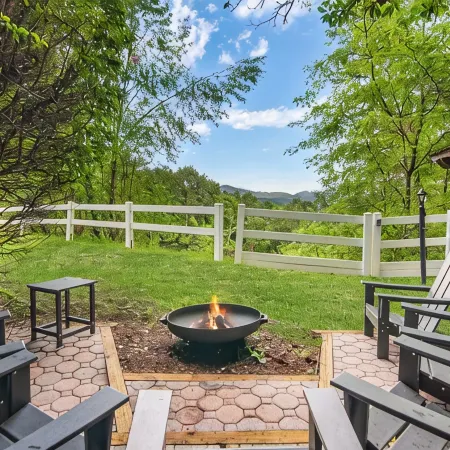 Private estate w/ hot tub, sauna, game room, theater, pickleball & epic views