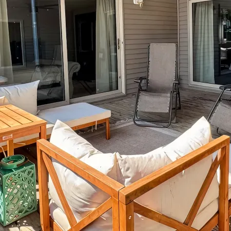 Modern, Spacious Loft in Douglas with Free Parking!
