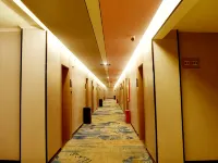 Home Inn-Ruibai Cloud Hotel, Paifang Road, Sunshine Coast Trade Street, Shexian County, Handan โรงแรมในเซ่อเซี่ยน