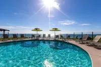 Wave Crest Resort - Pools
