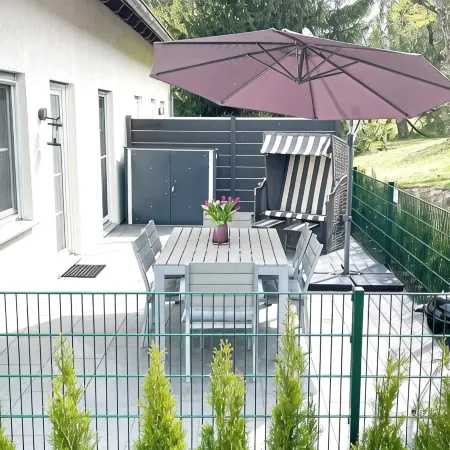 Fantastically situated vacation home for families & dogs, fenced, 200m to Lake Plau
