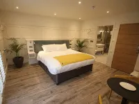 Quinlan & Cooke Boutique Townhouse and QCs Seafood Restaurant
