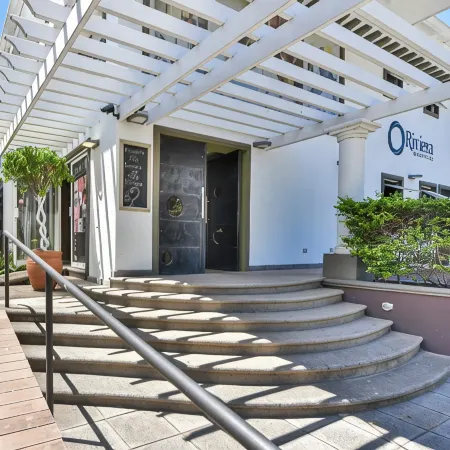 La Riviera Hotel