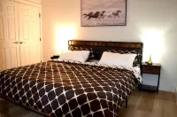 Spacious 4BR, 3BA Home/Oasis Yard Just Minutes from DFW! - Bungalows