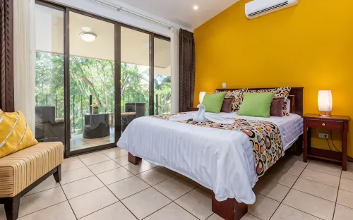 Tranquil 3 Bed 3 Bath Beach House Steps from the Quaint Playa Ocotal Beach
