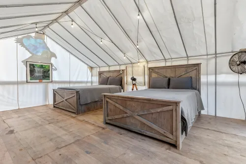 Furnished Glamping Tent/2 Queen Beds/Red River Access- Soaring Eagle - #7