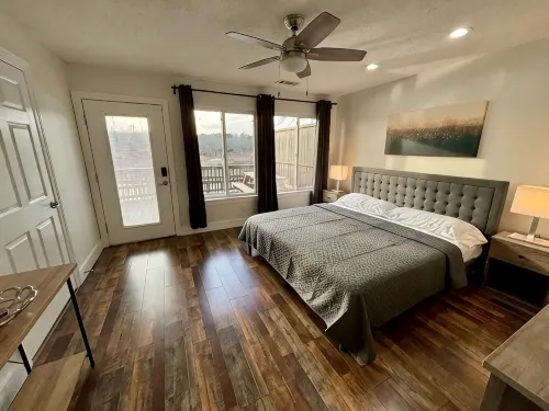 Lakefront Villa 3 / Dock Access - 3-Star