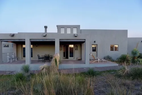 Big Sky Marfa - Quiet, Spacious Adobe with Spectacular WtX Views!