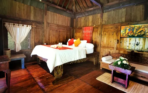Ethnic Room at Omah Limasan by Omah Bungah