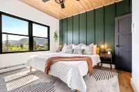 New Mtn View Cabin with Hot Tub and Games - Chalets