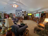 Hog Heaven-Lakefront-2 Kitchens, 2 Living Areas, Private & Wooded - 4-Star