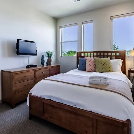 Urban Oasis in Downtown Walla Walla.  Walk to Wine, Restaurants and More!