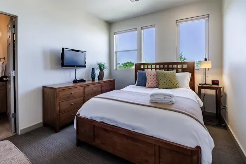 Urban Oasis in Downtown Walla Walla.  Walk to Wine, Restaurants and More!