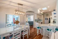 New! Coastal Perfection 3BR/2BA with HEATED POOL - 3성급