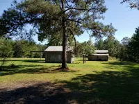 Cozy waterfront cabin on 20 acres - 2 étoiles