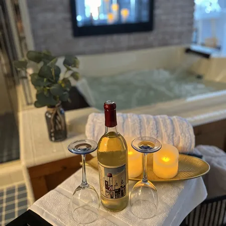 Shorewood Retreat Fall & Winter  - Lakefront Home Harbor Beach, MI