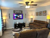 Comfy 3Bed/2Bath. EZ Access to Santa's Wonderland